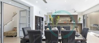 Zen Bayview Bliss: Luxury Marina Mansion