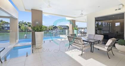 Zen Bayview Bliss: Luxury Marina Mansion