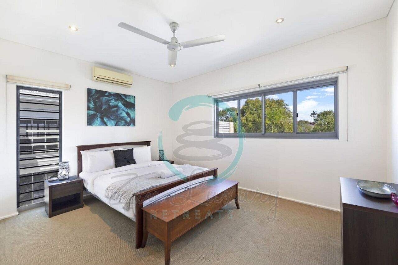 4 bedrooms, desk, iron/ironing board, travel cot