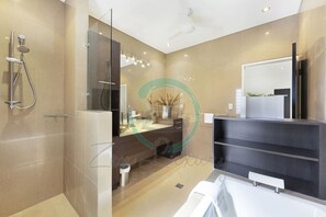 Hair dryer - Zen Bayview Bliss: Luxury Marina Mansion (Bayview)