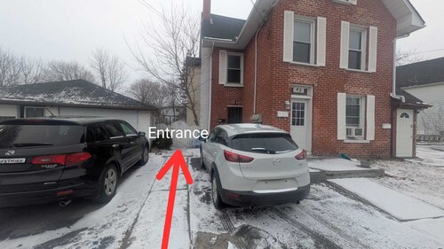 Cozy downtown two bedrooms free parking