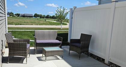 Fam-tastic Roomy Getaway Near Prospect Meadows