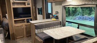 Camper in a private spot less than ten minutes from Beaver Stadium and PSU!