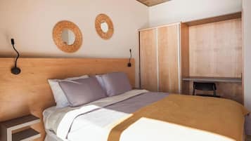3 habitaciones, tabla de planchar con plancha, wifi y ropa de cama