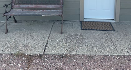 Dakota Landing Cabins & Motel: Room #1-Cozy, newly remodeled motel room