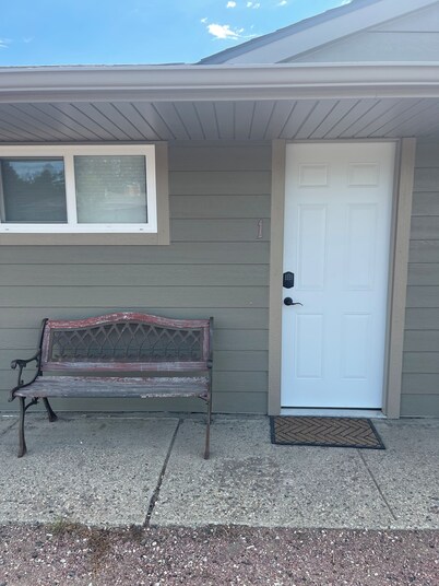 Dakota Landing Cabins & Motel: Room #1-Cozy, newly remodeled motel room