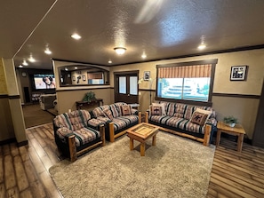 Interior - Cozy quiet home near 3 ski resorts (Eden)