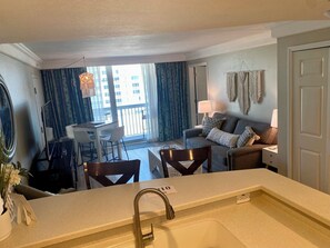 TV - Tranquil Moments Beautiful Updated One Bedroom, Full Kitchen Sleeps 4 (Daytona Beach)