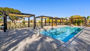 Pool - Bright 3BR Townhouse w/ Loft, Near Disney, Pool & Gym Access (Kissimmee)