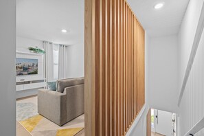 Interior - Bright 3BR Townhouse w/ Loft, Near Disney, Pool & Gym Access (Kissimmee)