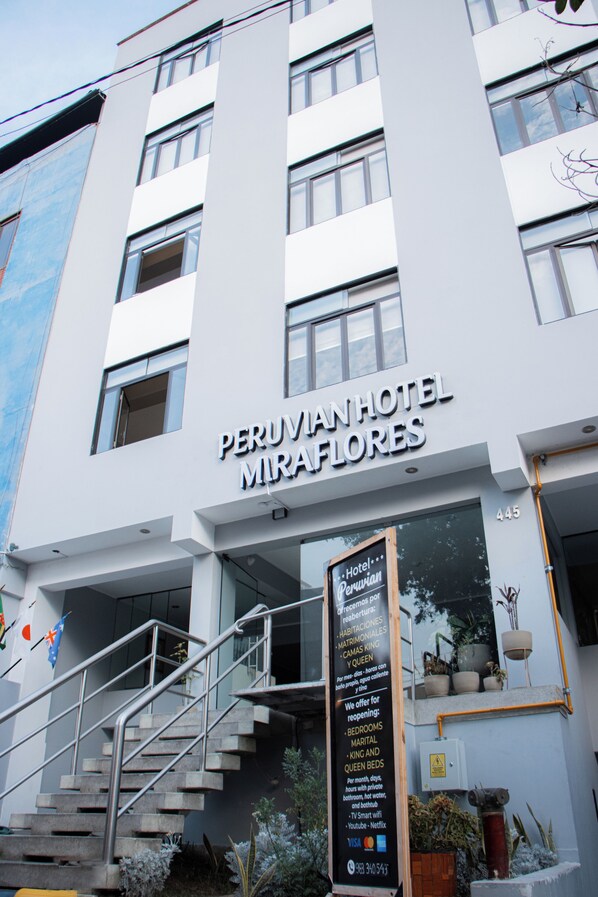 Front of property - Hotel Peruvian Miraflores (Lima)