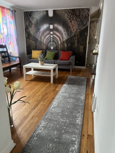 Small hidden Gem. Location!