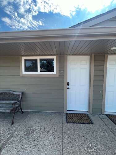 Dakota Landing Cabins & Motel: Room #3-Cozy, newly remodeled motel room 