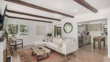 Smart TV, fireplace, offices