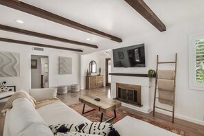 Smart TV, fireplace, offices - Baja Rosa- Private home w Casita and Heated Pool (Phoenix)