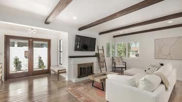 Smart TV, fireplace, offices