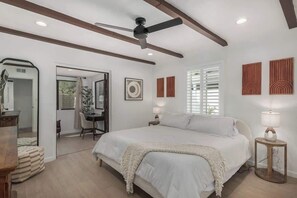 3 Schlafzimmer, Schreibtisch, Bügeleisen/Bügelbrett, kostenloses WLAN