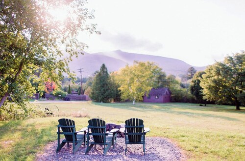 Stay in the heart of Wilmington, NY, minutes from Whiteface Mountain! 