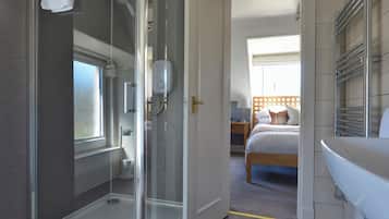 Signature Double Room | Bathroom | Shower, free toiletries, hair dryer, slippers