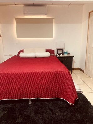 Apartemen Deluks, 2 kamar tidur | 2 kamar tidur, meja kerja, dan ruang kerja ramah laptop