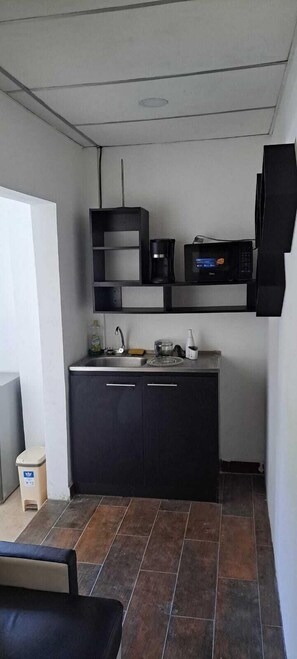 Apartemen Deluks, 2 kamar tidur | Dapur pribadi | Tisu dan meja makan