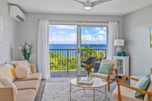Smart TV - Tropical Oceanfront Piece of Paradise, Every Room with Ocean Views and A/C! (Princeville)
