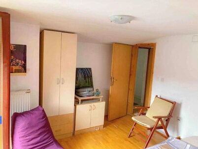 Cozy En-Suite in a Peaceful Area in Prilep, with a Skyline View