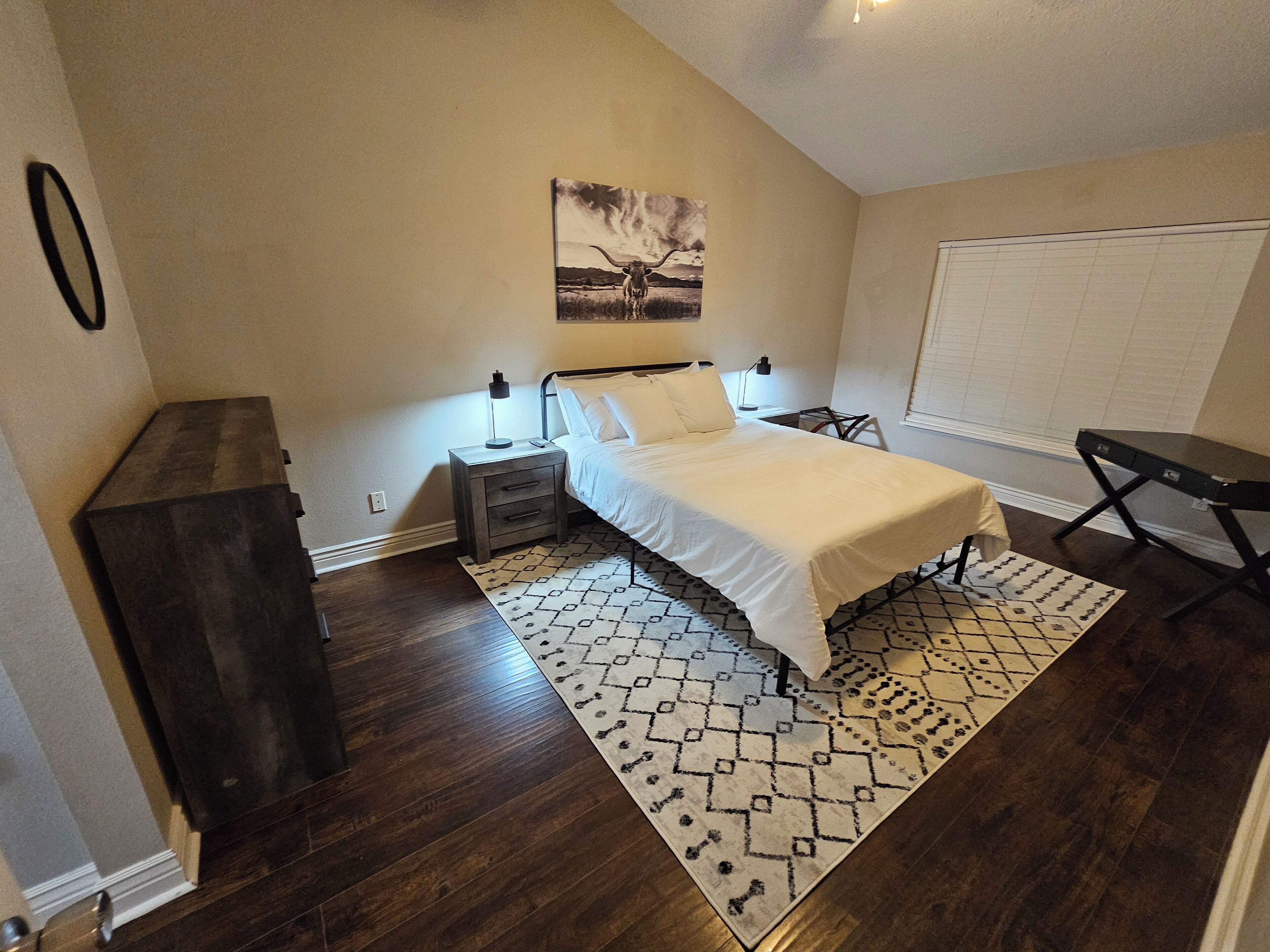 4 chambres, fer et planche à repasser, Wi-Fi, draps fournis