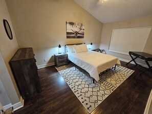 4 dormitorios, tabla de planchar con plancha, wifi y ropa de cama