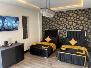 Royal Studio Suite | Individually decorated, individually furnished, iron/ironing board - Residency hotel and Bar (Blackpool)