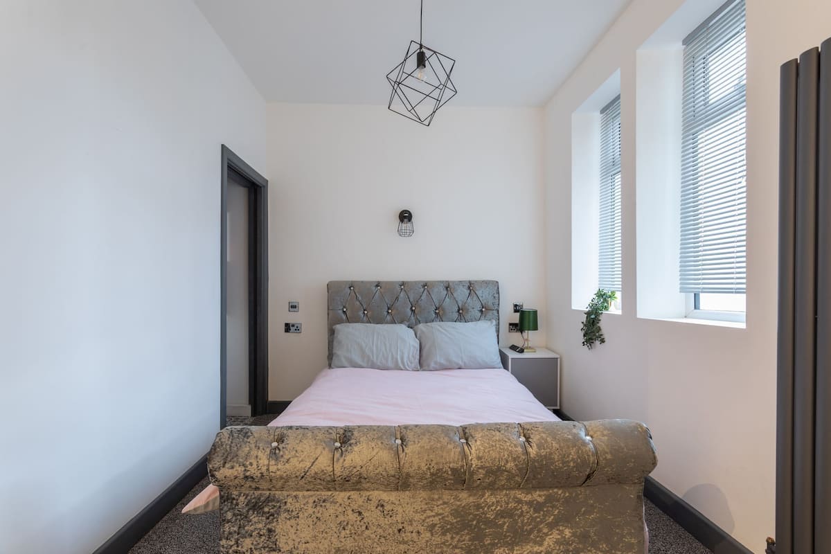 Standard Double Room | Iron/ironing board, free WiFi, individually decorated