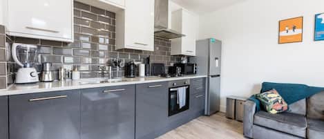 Fridge, microwave, oven, stovetop