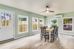 Dining - Cozy, Coastal House in Pensacola, FL! (Pensacola)