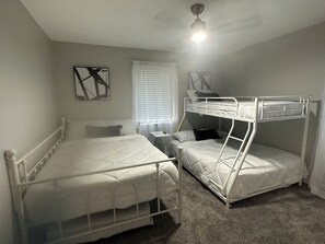 4 camere, ferro/asse da stiro, Wi-Fi gratuito, lenzuola