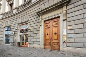 Exterior detail - La Cicogna - Sweet Dreams in Florence (Firenze)
