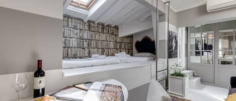 1 bedroom, desk, WiFi, bed sheets