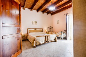 1 Schlafzimmer, Bügeleisen/Bügelbrett, Bettwäsche