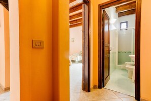 Doccia, asciugacapelli, bidet, asciugamani