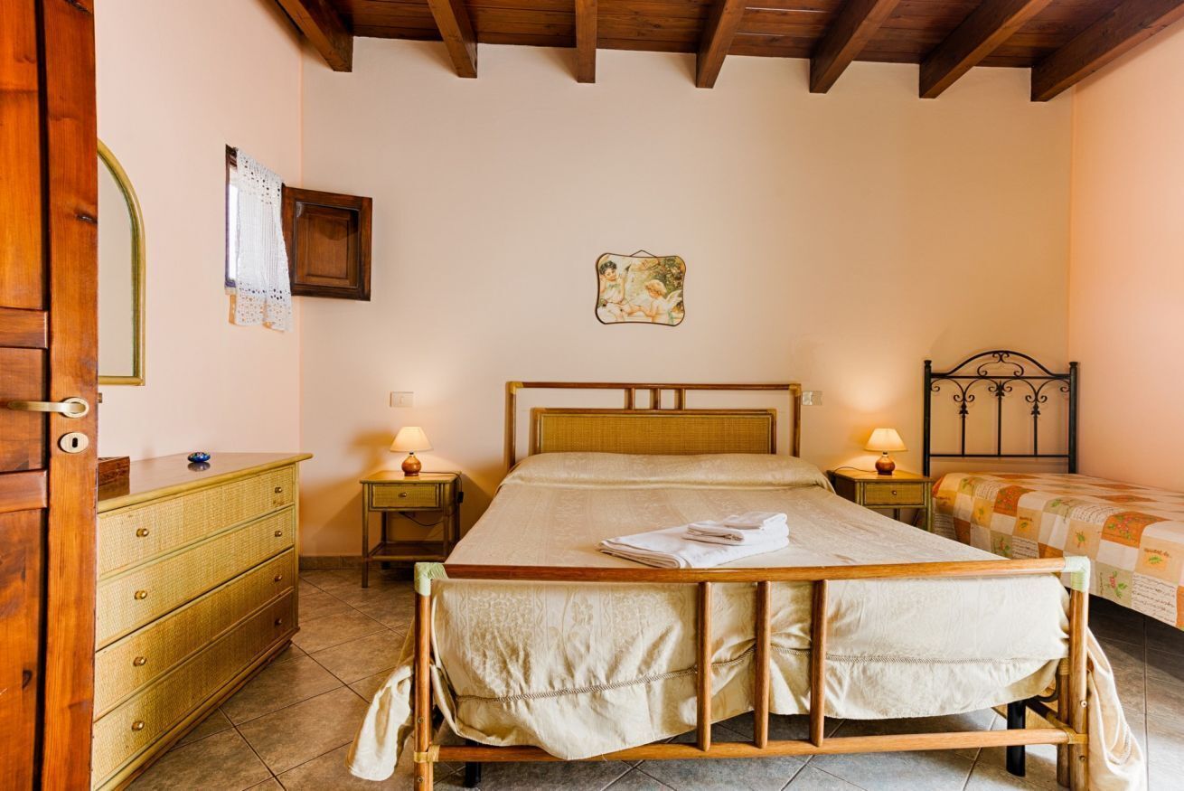 1 bedroom, iron/ironing board, bed sheets