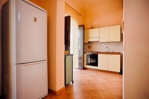 Refrigerador, horno, parrilla de estufa y tostadora 