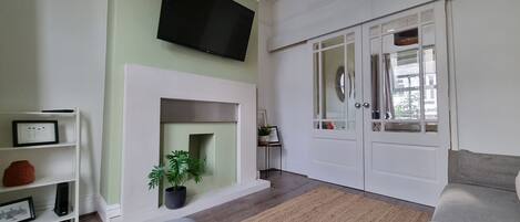 Smart-tv, bøger, musikbibliotek, videobibliotek