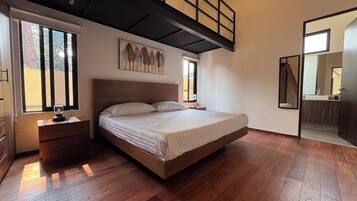 5 bedrooms, iron/ironing board, WiFi, bed sheets