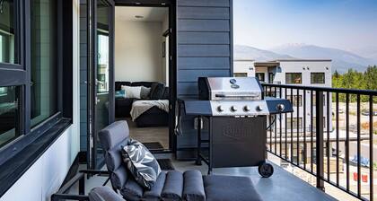 Slopes and Green by Revelstoke Vacations