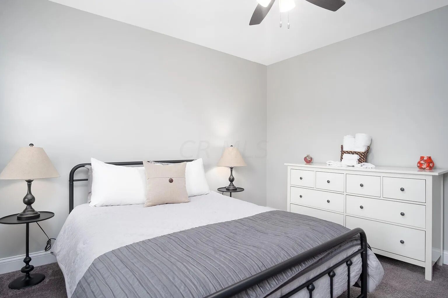4 habitaciones, tabla de planchar con plancha y wifi gratis 
