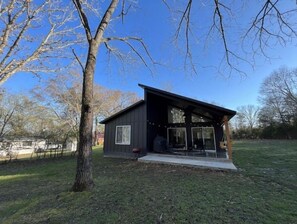 Exterior - The Point a modern Retreat at Table Rock Lake - two blocks from water (Eagle Rock)