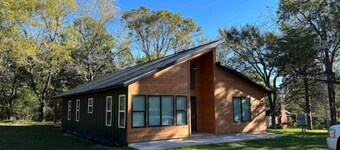 The Point a modern Retreat at Table Rock Lake - two blocks from water