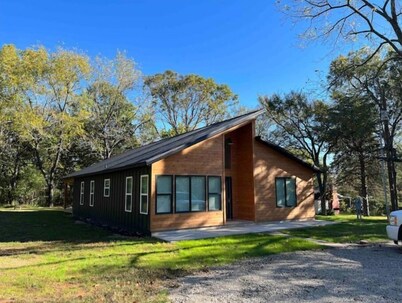The Point a modern Retreat at Table Rock Lake - two blocks from water