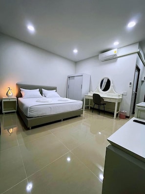 Desk, free WiFi - Khirisin Resort Chiangrai (Chiang Rai)