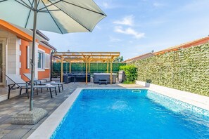 A heated pool - Vila Lotus 13k by Istrabook (Pula)