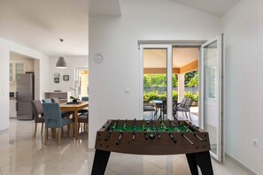 Games room - Vila Lotus 13j by Istrabook (Pula)